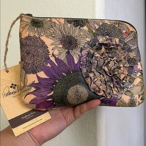 🖤NWT🔺Patricia Nash Sunflower Leather Wristlet